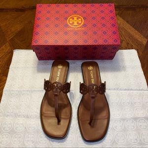NIB Tory Burch Tiny Miller Leather Thong Sandal Burnt Cuoio Size 7
